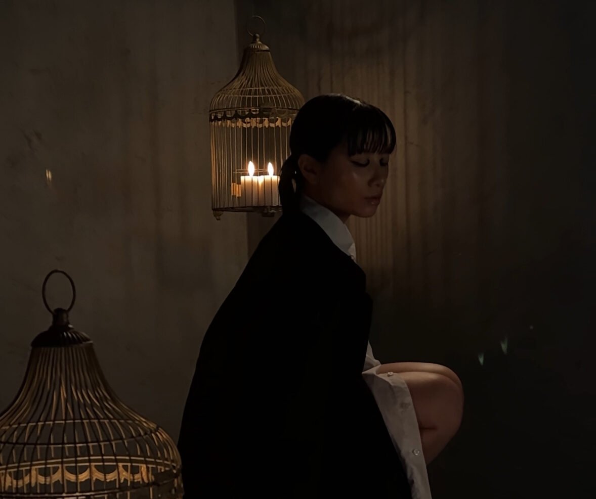 Proyecto de dirección de arte realizado por Melissa López, con ambientación, escenografía y composición visual creativa.