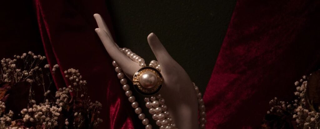 Proyecto de dirección de arte realizado por Melissa López, con ambientación, escenografía y composición visual creativa.