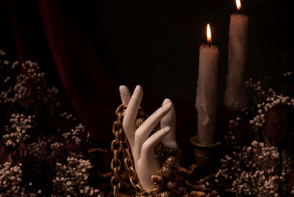 Proyecto de dirección de arte realizado por Melissa López, con ambientación, escenografía y composición visual creativa.