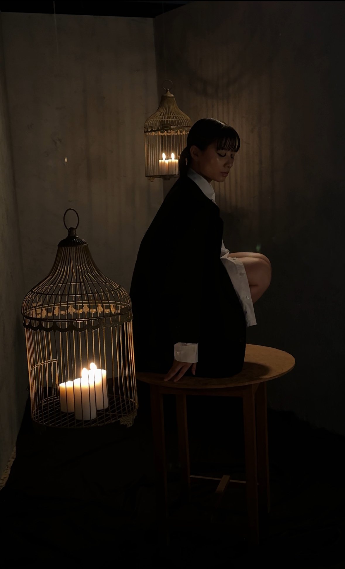 Proyecto de dirección de arte realizado por Melissa López, con ambientación, escenografía y composición visual creativa.