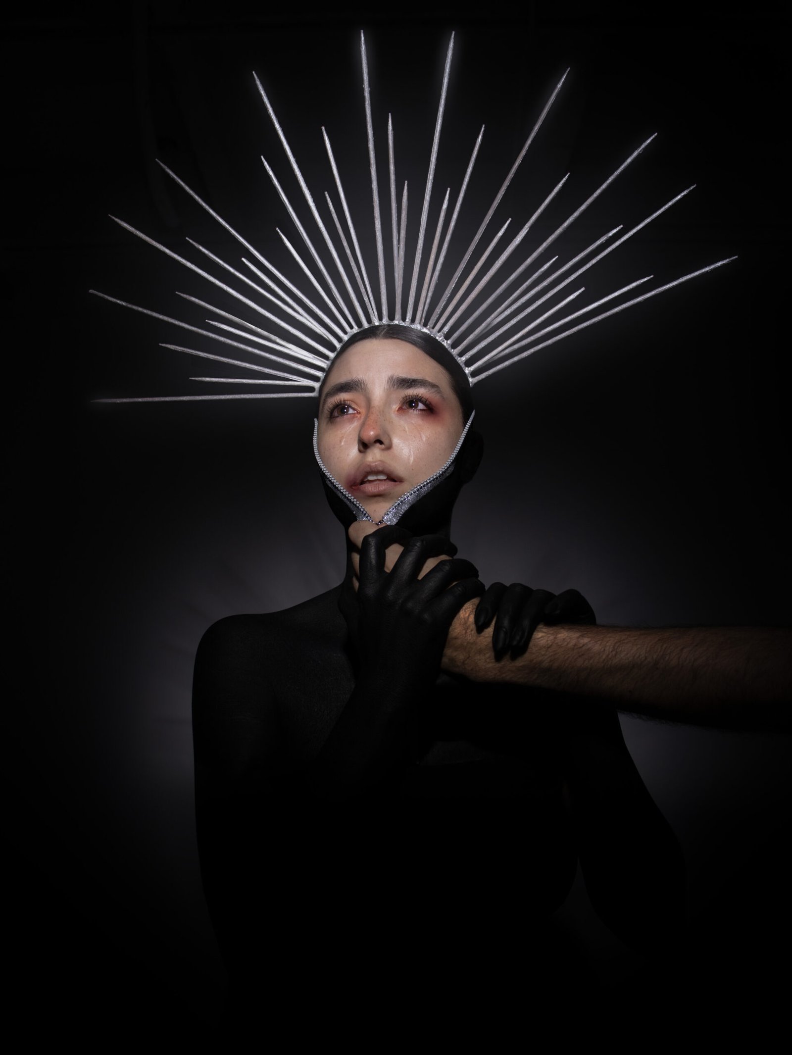 Proyecto de dirección de arte realizado por Melissa López, con ambientación, escenografía y composición visual creativa.